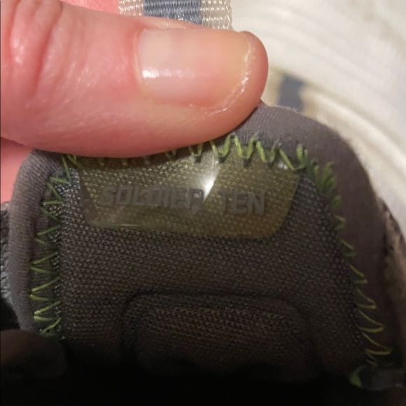 Nike White and Gray Sneakers with Green Highlights - Picture 9 of 9